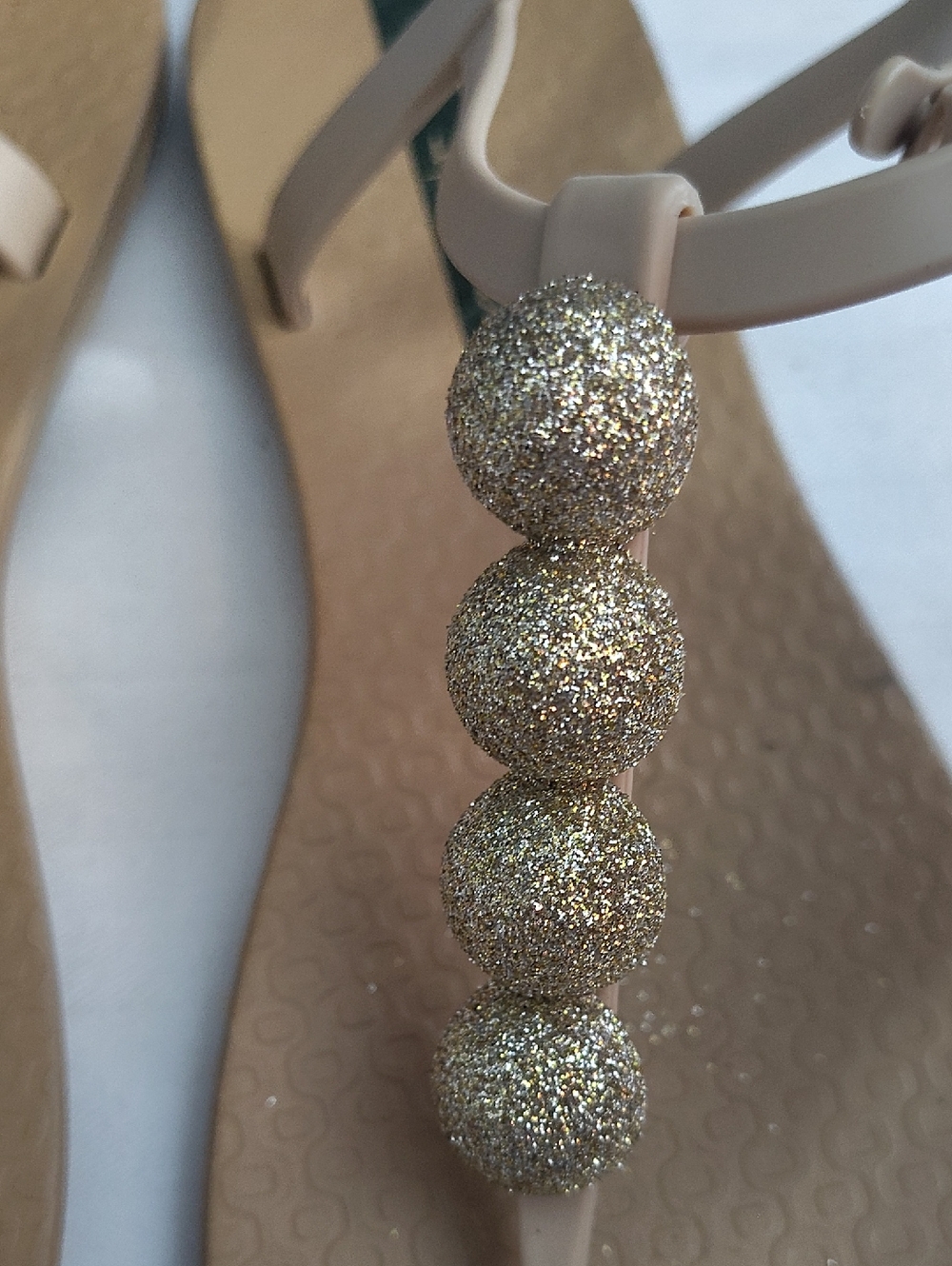Ipanema Women’s Nude Glitter Sparkle Beaded T-Strap Sandals - Picture 5 of 6